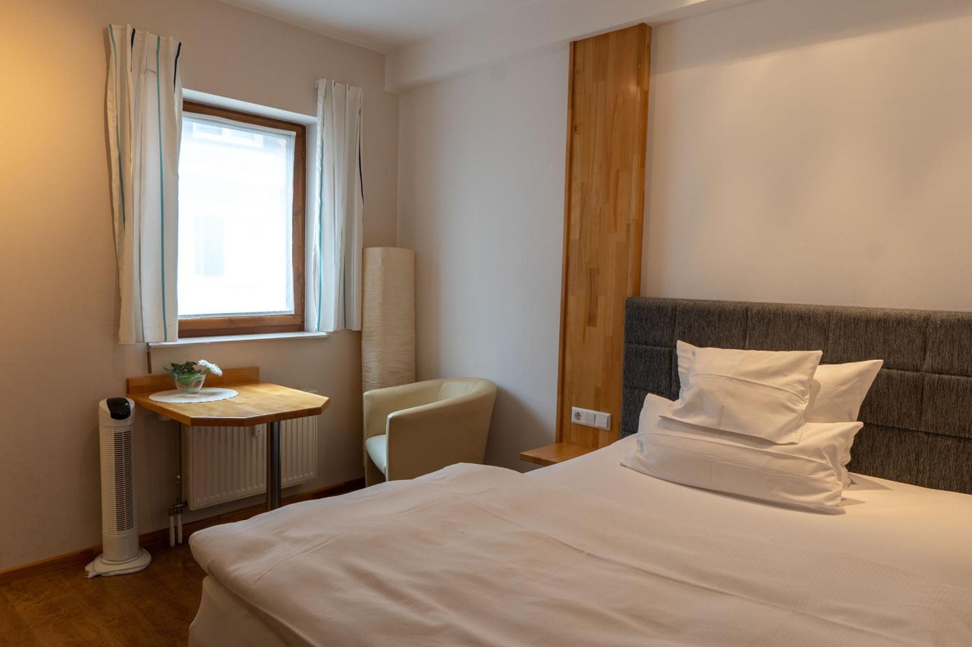 Warum Ins Hotel Neckarsulm Luaran gambar
