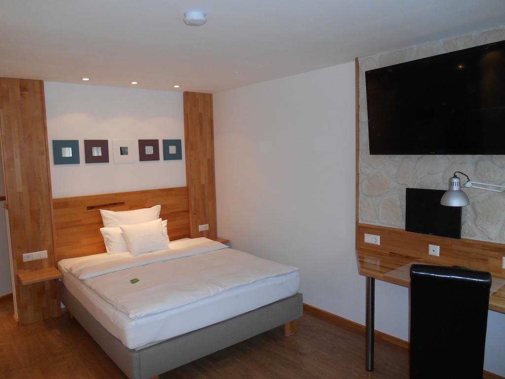 Warum Ins Hotel Neckarsulm Luaran gambar